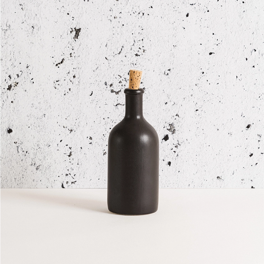 Stoneware Olive Oil Bottle, Jazz 21 oz Matte Black