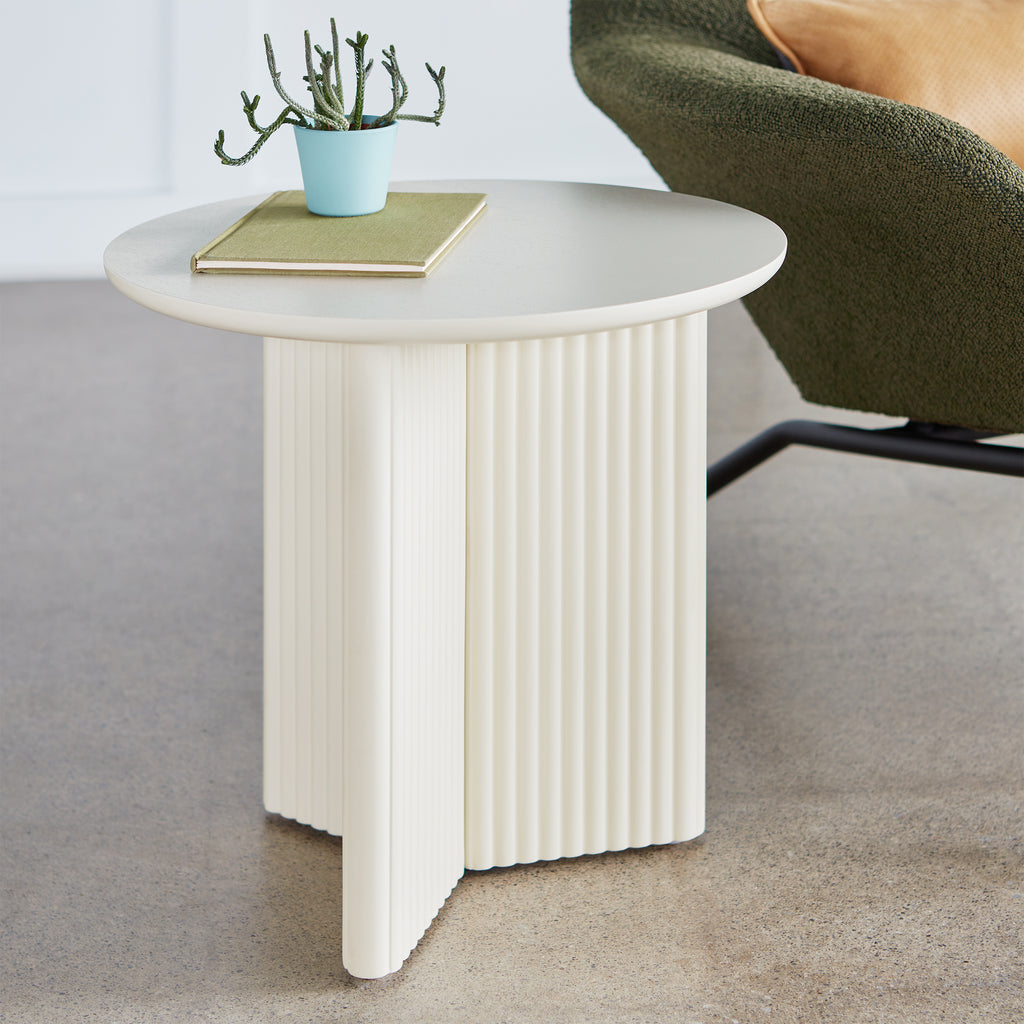 Odeon End Table – Sculptural Modern Side Table with Column-Inspired Design