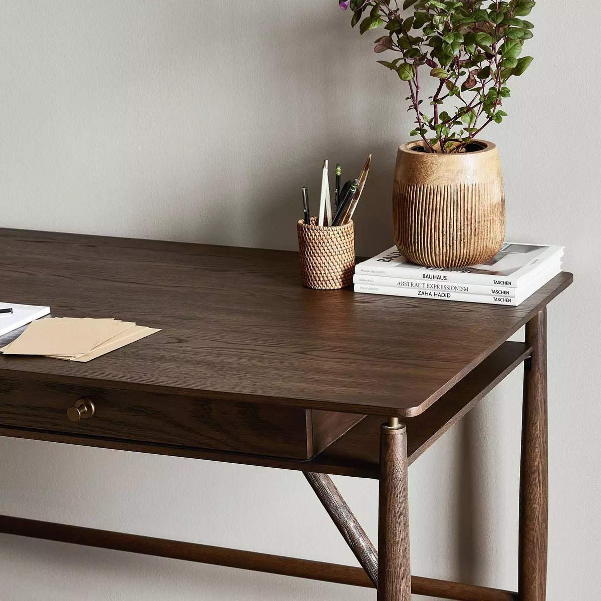 Pakeha Writing Desk