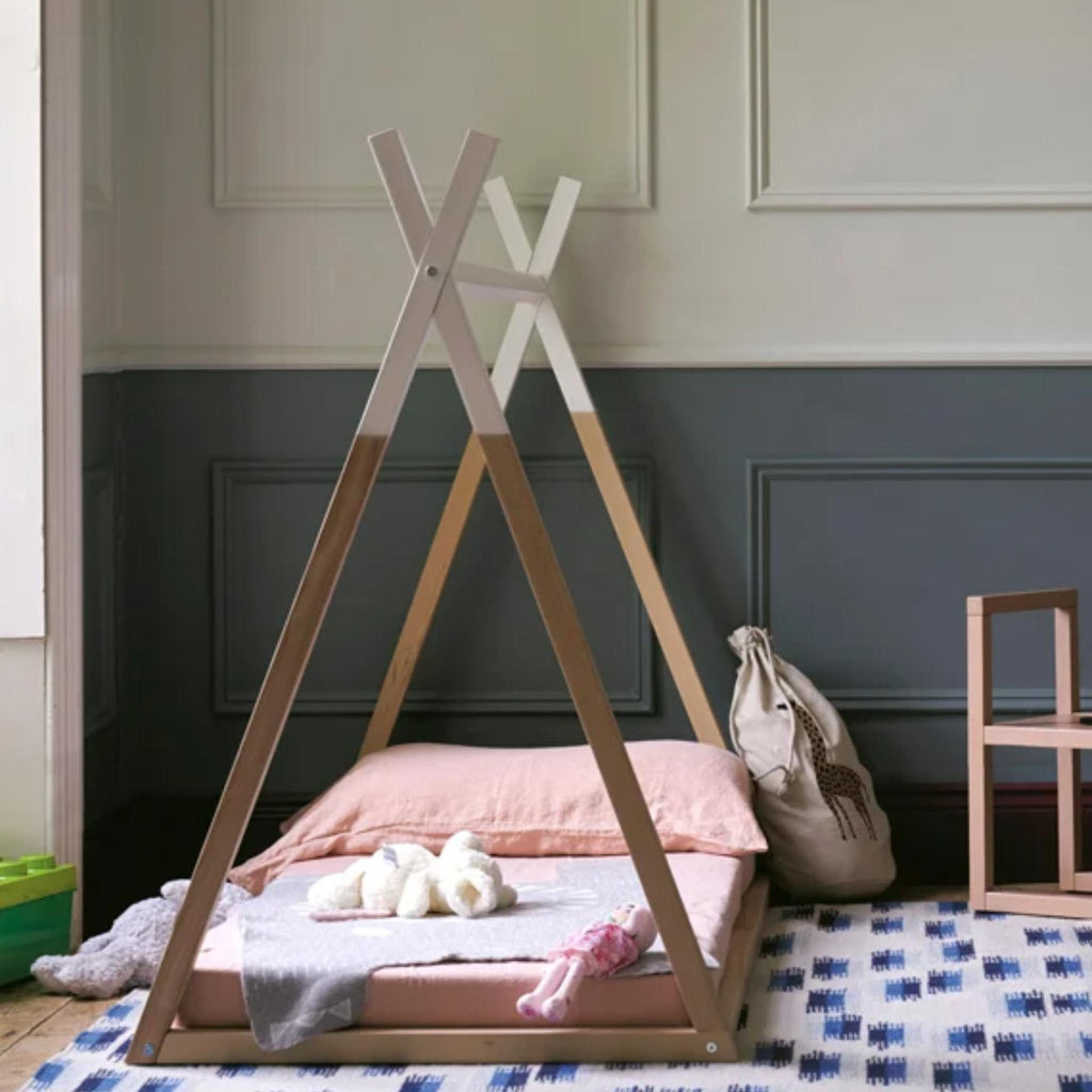 Pale Powder No.204 - Sage InteriorsFarrow & BallPaint
