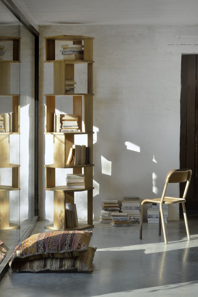 Stairs Column – Modern Wooden Display Shelf Sage Interiors - Sage InteriorsEthnicraft